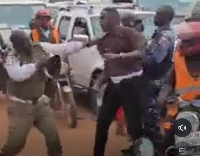 Video: Chaos in Kampala as suspect punches and shames officer Video: Chaos in Kampala as suspect punches and shames officer