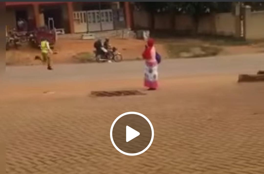 VIDEO: Watch crazy Traffic Officer running after boda boda man on foot