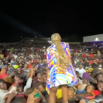 VIDEO: Watch fans kiss Spice Diana’s legs live on stage VIDEO: Watch fans kiss Spice Diana’s legs live on stage