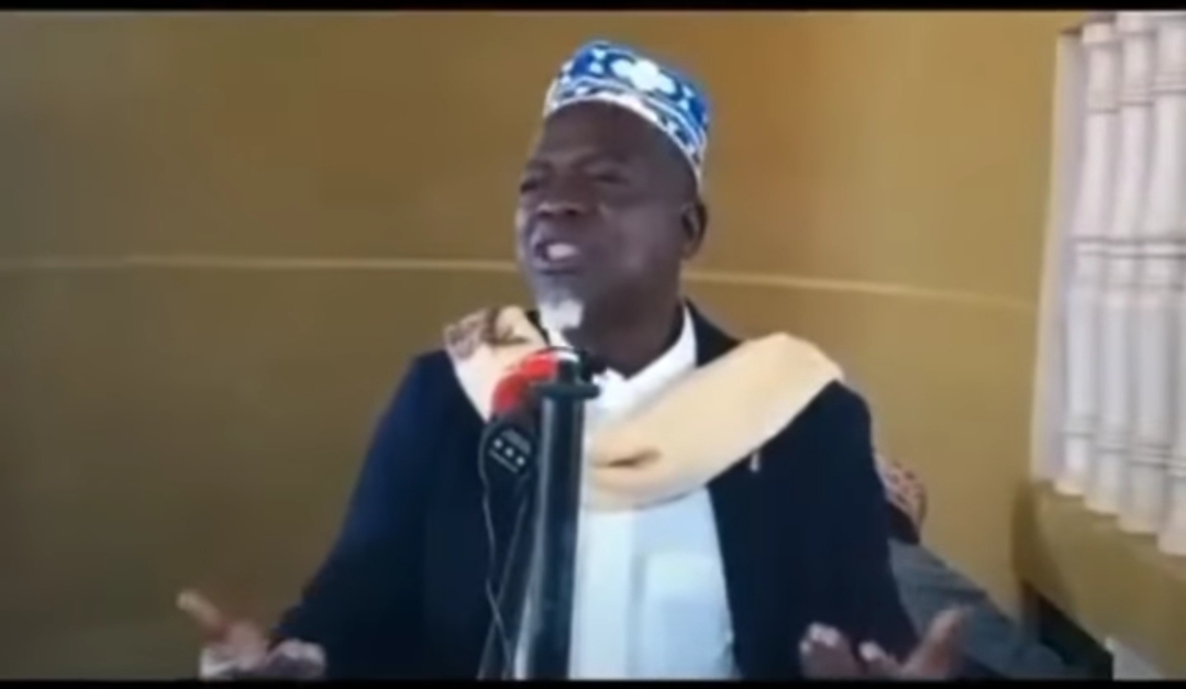 Video: Sheikh gives unbelievable advice to youths on how to get rich