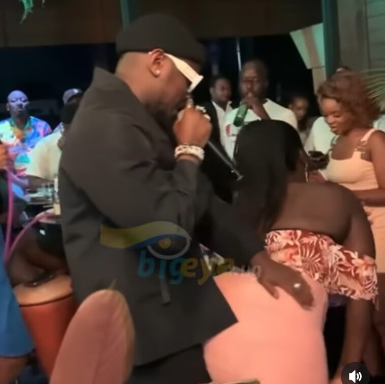 VIDEO: Female fan leaves Ykee Benda with a horn in his trousers VIDEO: Female fan leaves Ykee Benda with a horn in his trousers