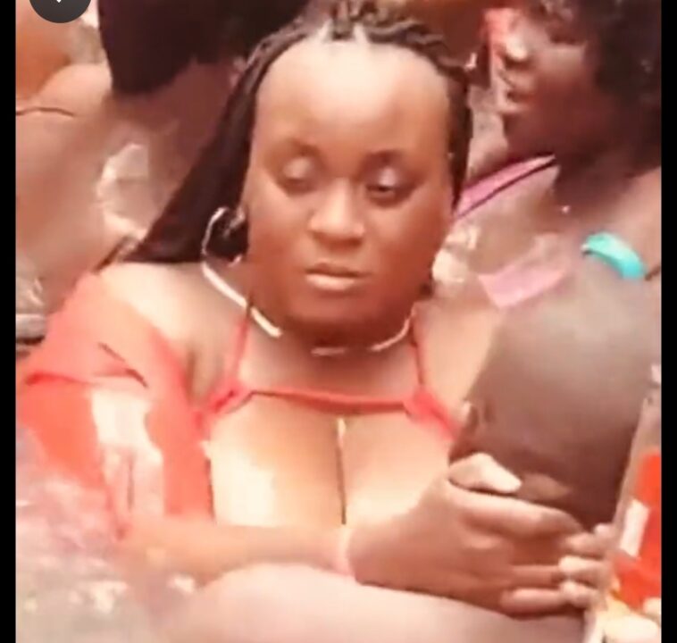 VIDEO: No shame as couple chew themselves inside a swimming pool full of people VIDEO: No shame as couple chew themselves inside a swimming pool full of people