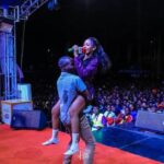 VIDEO: Spice Diana shows sumbie to fans on stage VIDEO: Spice Diana shows sumbie to fans on stage