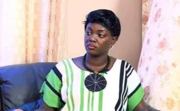 Video: Susan Makula trashes slay queens who take toilet mirror selfies