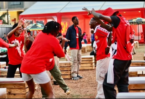  Coca-Cola’s Biggest EPL Watch Party Lights Up Millennium Park